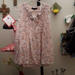 Blush floral print flowy sleeveless shirt